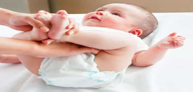 اسباب ظهور خيوط سوداء في براز الرضيع